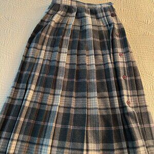 Wool pleated skirt